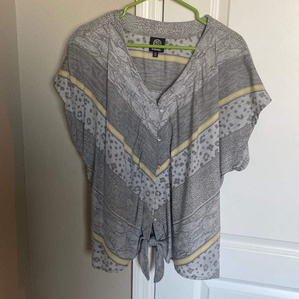 Bobeau blouse front tied size XL